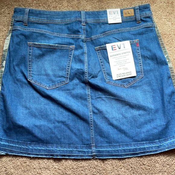NWT EV 1 Diatressed Jean skirt size 16 - Picture 4 of 7